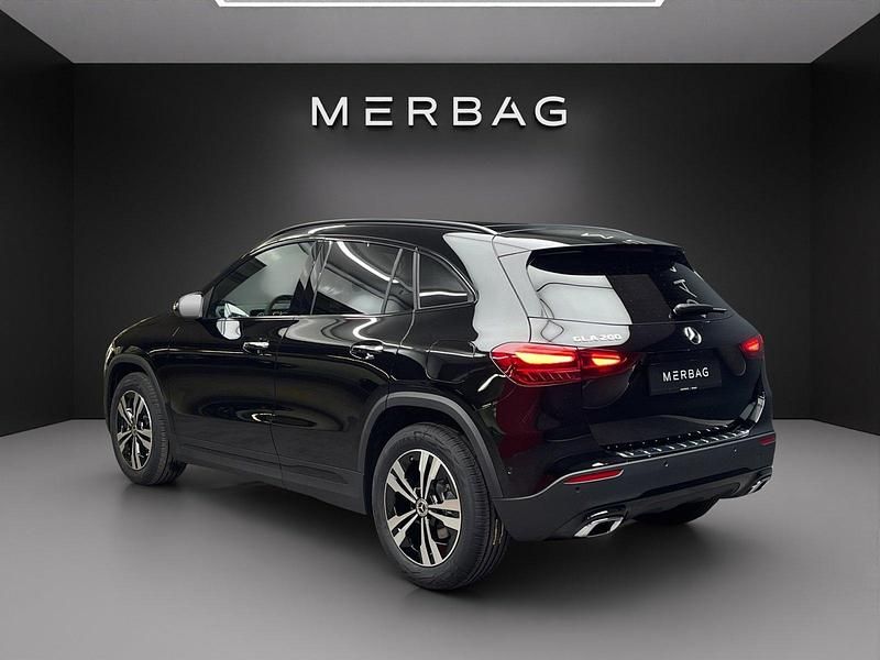 Neu Mercedes GLA200 Night 163 PS (119 kW) 2026 Schwarz SUV