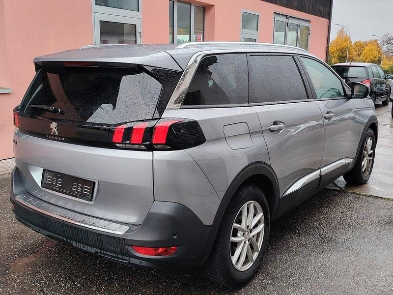 Gebraucht Peugeot 5008 Allure 130 PS (95 kW) 2019 Van / Kleinbus