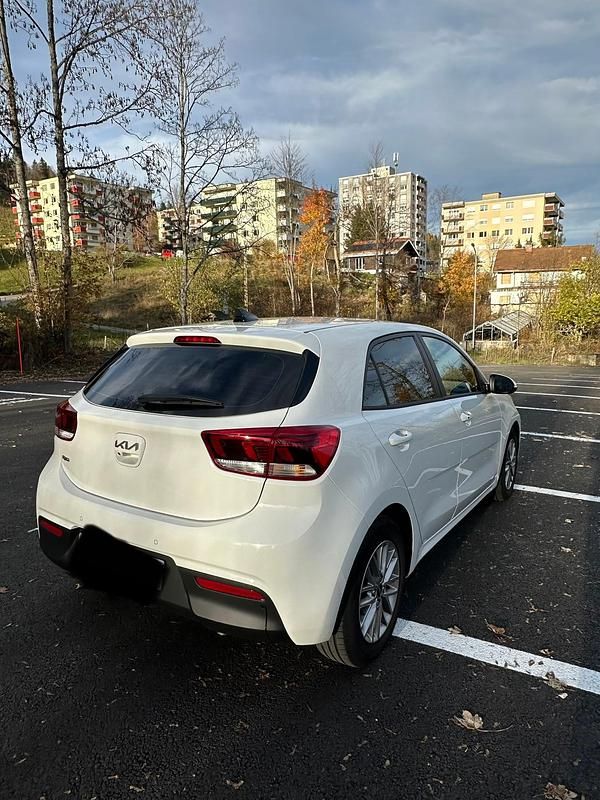 Gebraucht Kia Rio 100 PS (73 kW) 2023