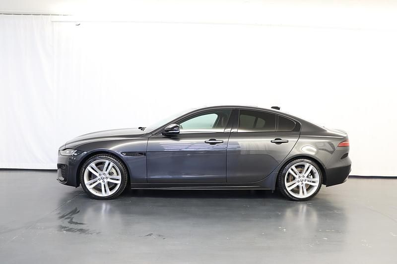 Gebraucht Jaguar XE 300 PS (220 kW) 2025 Grau Limousine