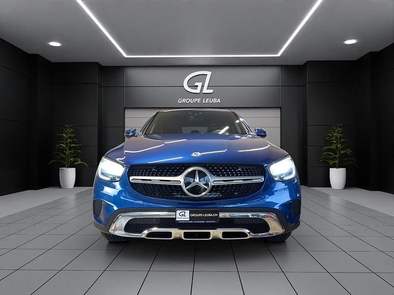 Gebraucht Mercedes GLC300 320 PS (235 kW) 2021 Blau Coupé