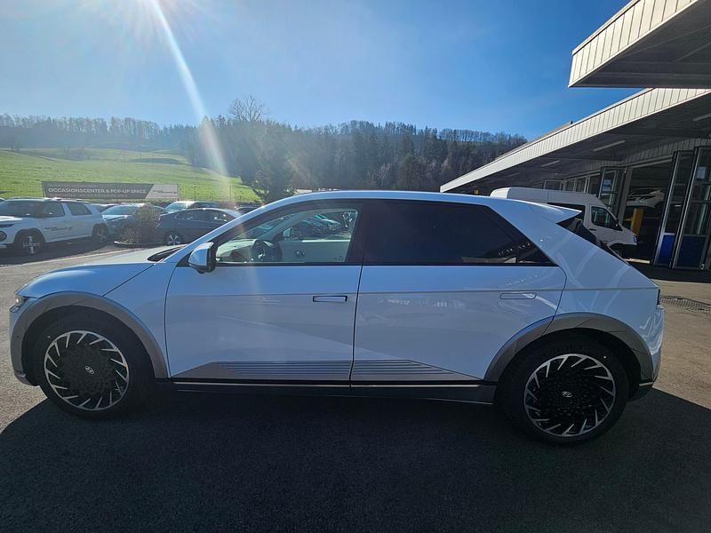 Neu Hyundai Ioniq 239 kW (325 PS) 2025 Weiss Kleinwagen