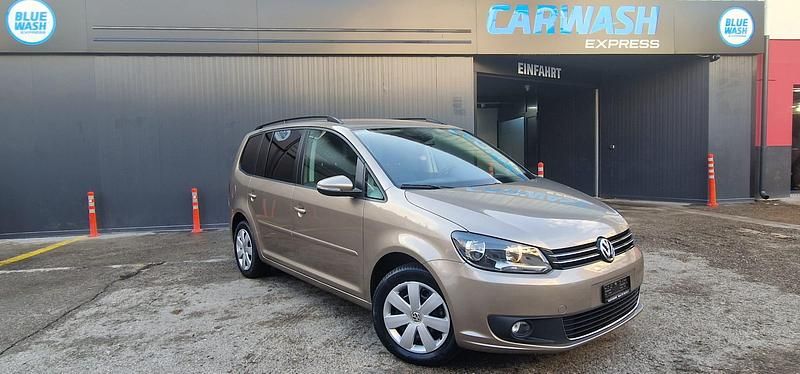 Gebraucht VW Touran Comfortline 105 PS (77 kW) 2013 Van / Kleinbus