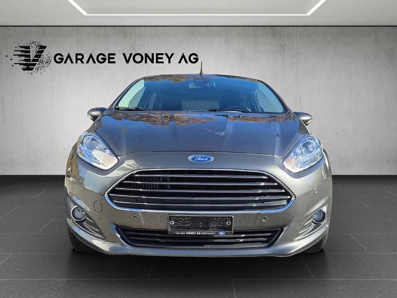 Gebraucht Ford Fiesta Titanium 140 PS (102 kW) 2016 Grau Limousine