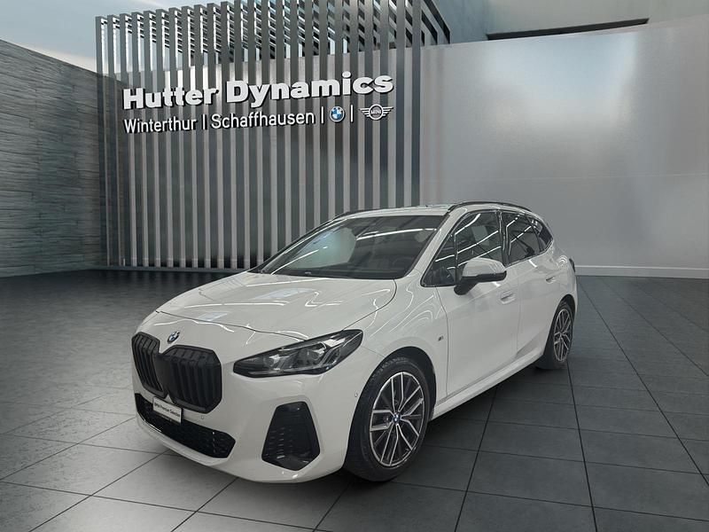 Weiss Gebraucht 2024 BMW 218 Active Tourer M Sport Van / Kleinbus | CHF 37’900 (Etwas zu teuer) - Bild 1/4