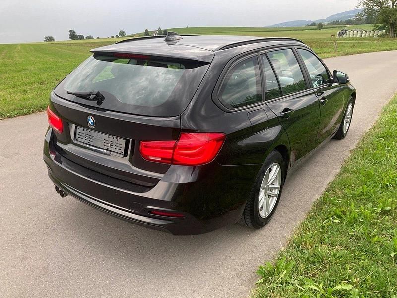 Gebraucht BMW 320 Advantage 190 PS (139 kW) 2018 Kombi