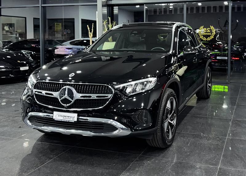 Gebraucht Mercedes GLC300e 335 PS (246 kW) 2023