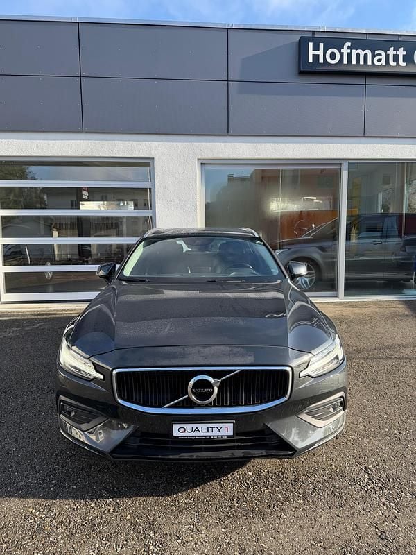 Gebraucht 2020 Volvo V60 Momentum Kombi | CHF 18’000 - Bild 1/4