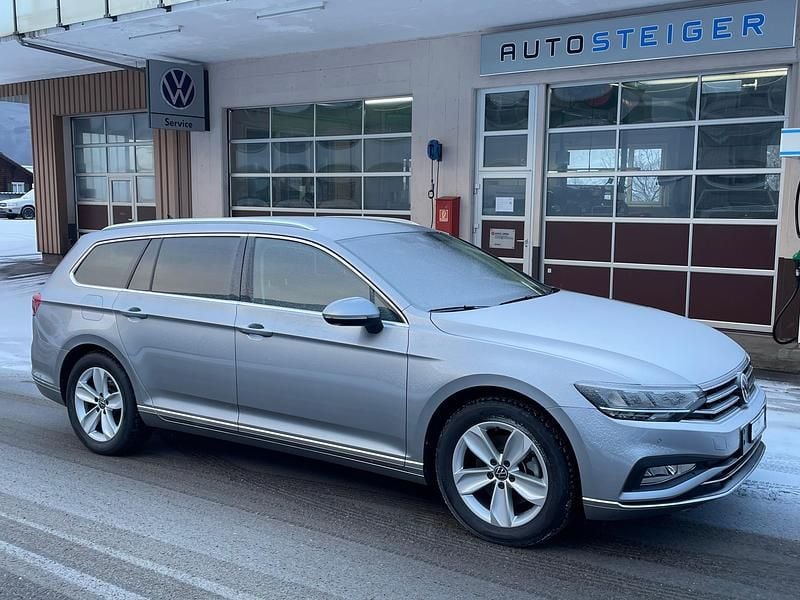 Gebraucht 2024 VW Passat Elegance | CHF 32’500 (Etwas zu teuer) - Bild 1/4