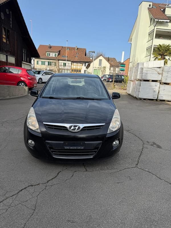 Gebraucht Hyundai i20 Edition 101 PS (74 kW) 2010 Kleinwagen