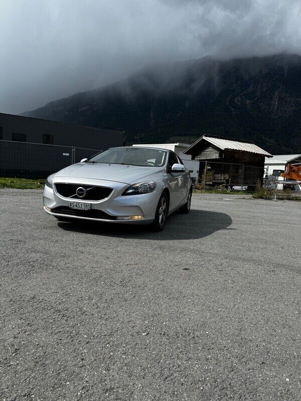 Gebraucht Volvo V40 Inscription 120 PS (88 kW) 2016 Kombi