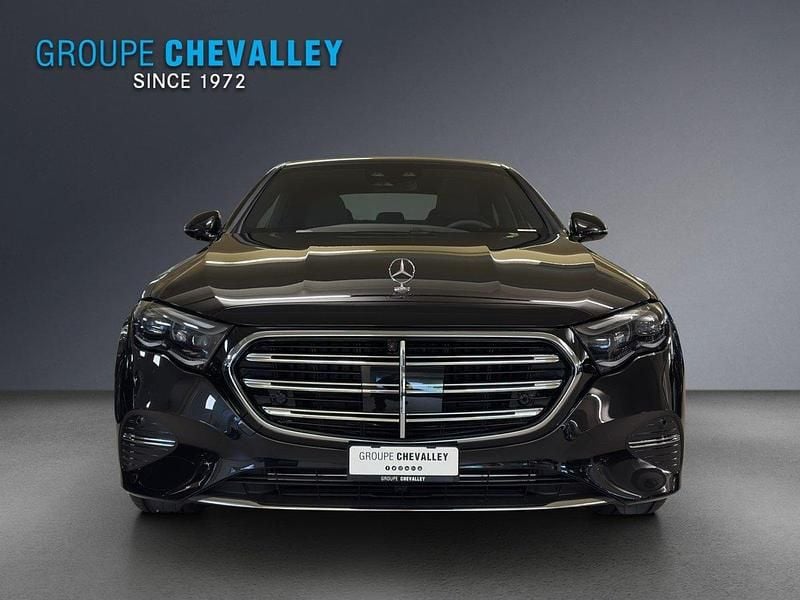 Neu Mercedes E300 204 PS (150 kW) 2025 Schwarz Limousine