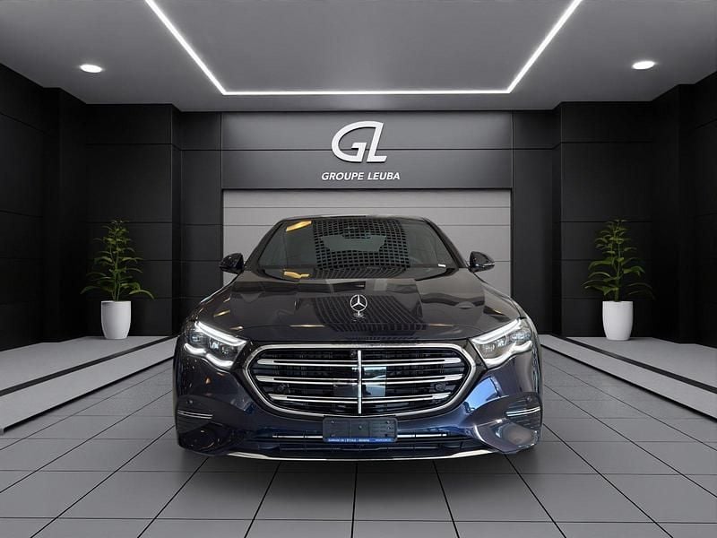 Gebraucht Mercedes E220 197 PS (144 kW) 2025 Blau Limousine