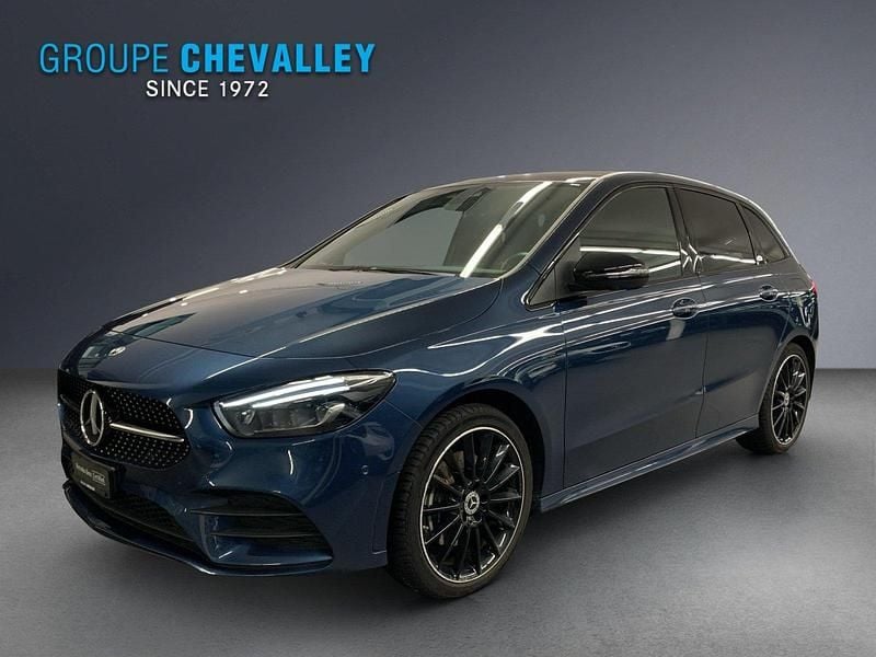 Gebraucht Mercedes B250e AMG line 160 PS (117 kW) 2021 Blau Van / Kleinbus