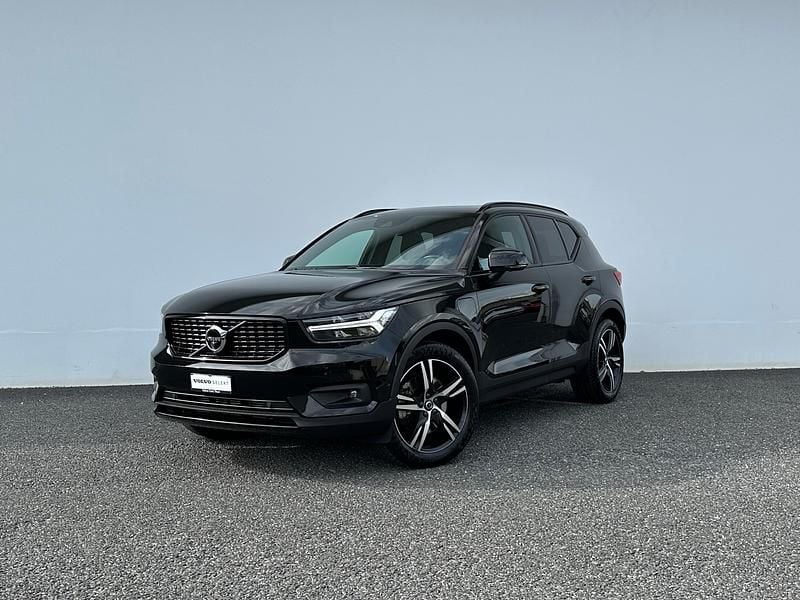 Schwarz Gebraucht 2020 Volvo XC40 R-Design SUV | CHF 28’850 (Fairer Preis) - Bild 1/4