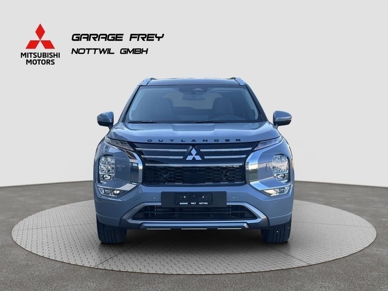 Neu Mitsubishi Outlander P-HEV Instyle 306 PS (225 kW) 2025 Kombi