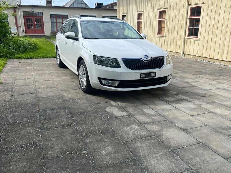 Gebraucht Skoda Octavia Ambition 105 PS (77 kW) 2013 Kombi