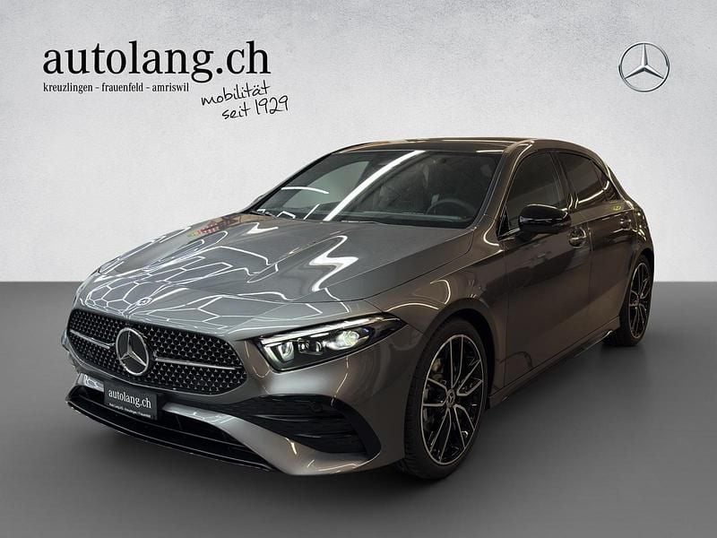 Grau Neu 2025 Mercedes A200 AMG line Limousine | CHF 48’000 (Guter Preis) - Bild 1/4