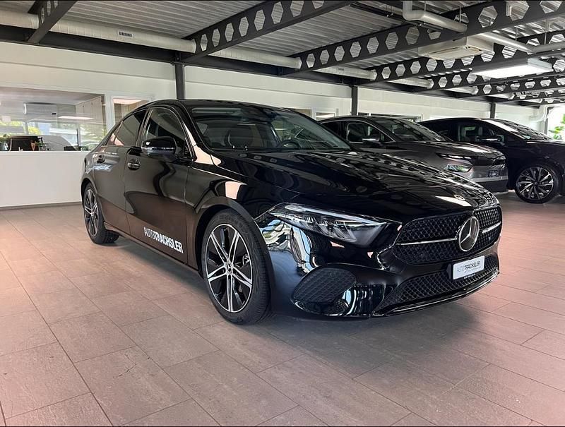 Gebraucht Mercedes A200 Progressive 177 PS (130 kW) 2023 Schwarz Limousine