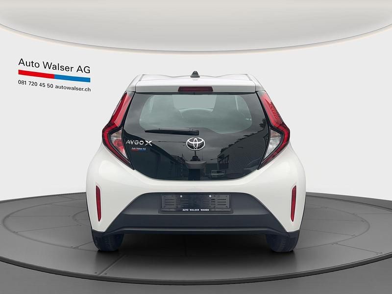 Gebraucht Toyota Aygo X Comfort 72 PS (52 kW) 2022 Weiss SUV