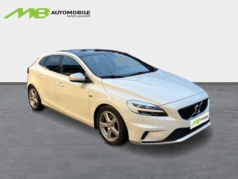 Gebraucht Volvo V40 Momentum 190 PS (139 kW) 2016 Weiss Kombi