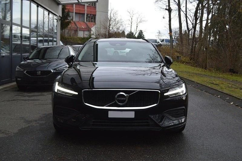 Gebraucht Volvo V60 Momentum 163 PS (119 kW) 2021 Kombi
