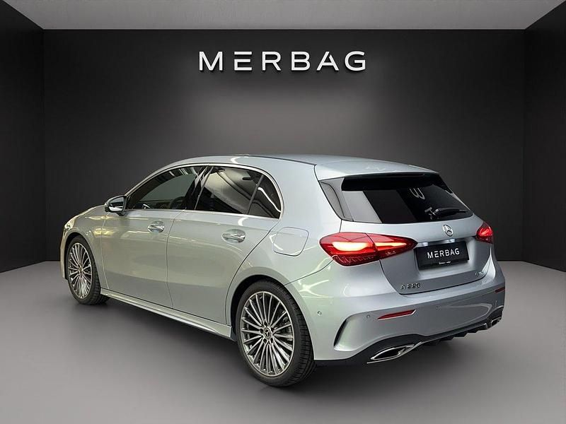 Gebraucht Mercedes A220 190 PS (139 kW) 2024 Silber Limousine