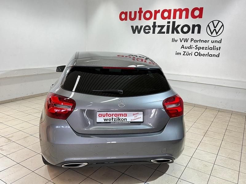 Gebraucht Mercedes A200 Night 156 PS (114 kW) 2016 Grau Limousine