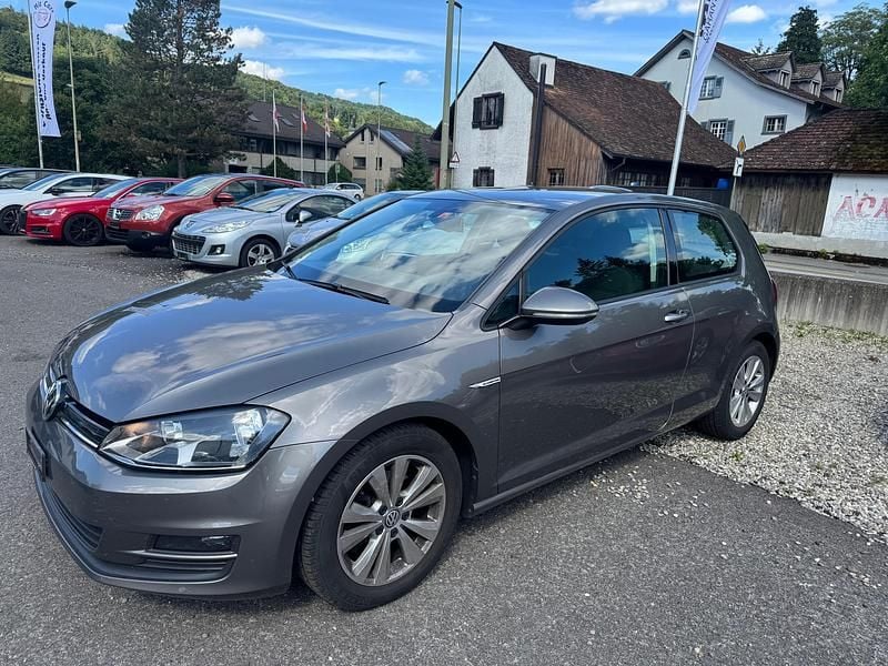 Gebraucht VW Golf VII Comfortline 110 PS (80 kW) 2014 Limousine