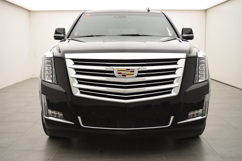 Gebraucht Cadillac Escalade 425 PS (312 kW) 2018 Schwarz SUV