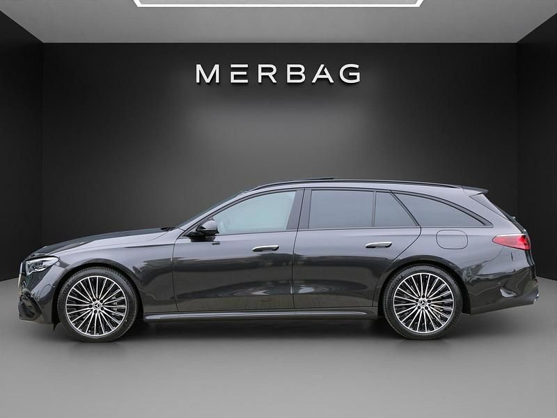 Neu Mercedes E300 197 PS (144 kW) 2025 Grau Kombi