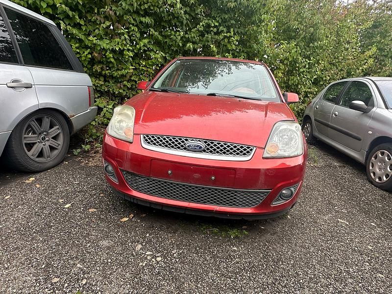 Gebraucht Ford Fiesta Trend 80 PS (58 kW) 2008 Kleinwagen