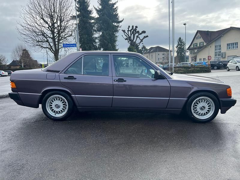 Gebraucht Mercedes 190 132 PS (97 kW) 1990 Limousine