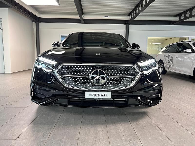 Neu Mercedes E220 AMG line 220 PS (161 kW) 2025 Schwarz Limousine