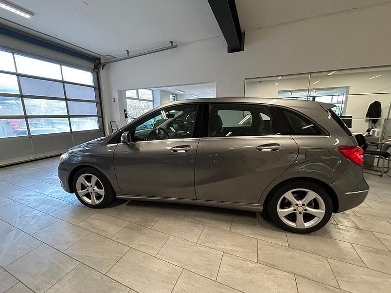 Gebraucht Mercedes B200 156 PS (114 kW) 2013 Van / Kleinbus