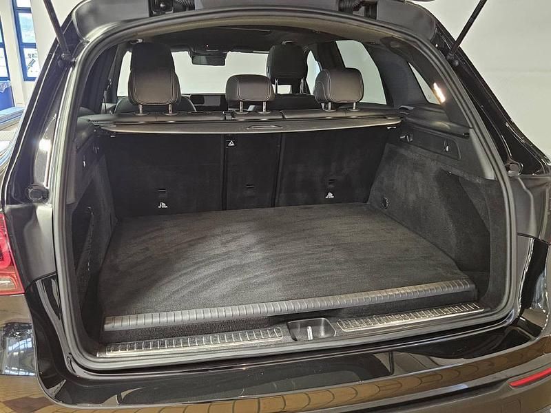 Gebraucht Mercedes GLC300e AMG line 317 PS (233 kW) 2021 Schwarz SUV