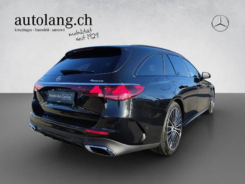 Gebraucht Mercedes E300 AMG line 326 PS (239 kW) 2024 Kombi