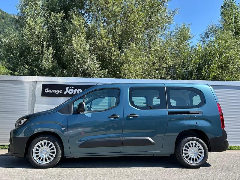 Neu Toyota Proace Verso City 131 PS (96 kW) 2025 Blau Kombi