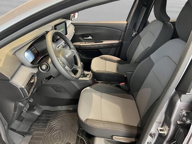 Gebraucht Dacia Jogger Extreme 141 PS (103 kW) 2024 Grau Van / Kleinbus