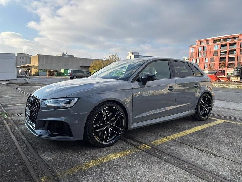 Gebraucht 2020 Audi RS3 Sportback Comfort Kleinwagen | CHF 26’900 (Etwas zu teuer) - Bild 1/4