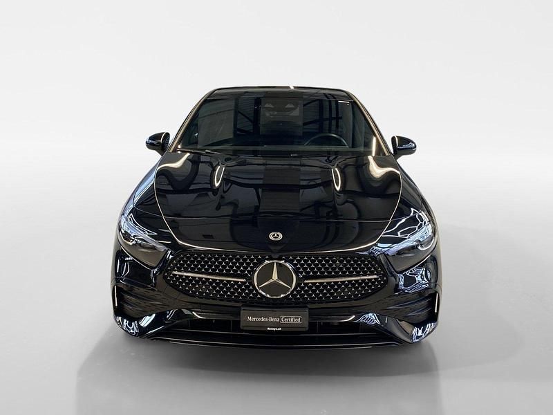 Gebraucht Mercedes A180 AMG line 150 PS (110 kW) 2023 Schwarz Limousine