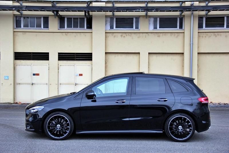 Gebraucht Mercedes B250 AMG line 224 PS (164 kW) 2021 Van / Kleinbus