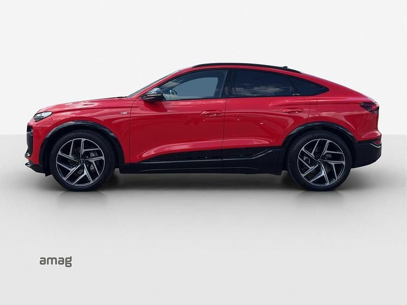 Neu Audi Q6 Sportback e-tron Comfort 285 kW (388 PS) 2026 Soneirarot metallic SUV