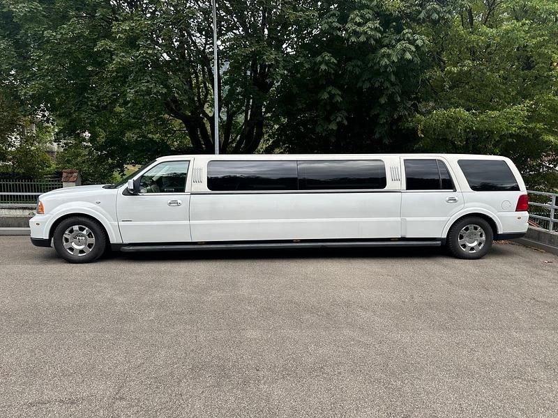 Weiss Gebraucht 2006 Lincoln Navigator SUV | CHF 28’800 - Bild 1/4