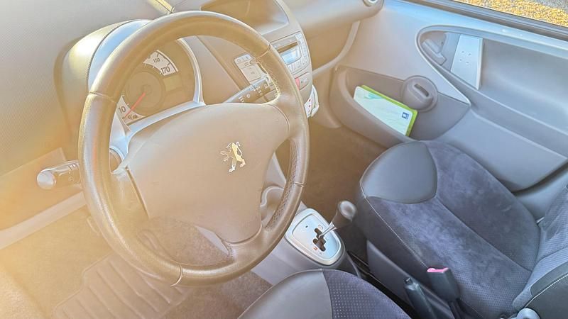 Gebraucht Peugeot 107 68 PS (50 kW) 2009 Kleinwagen