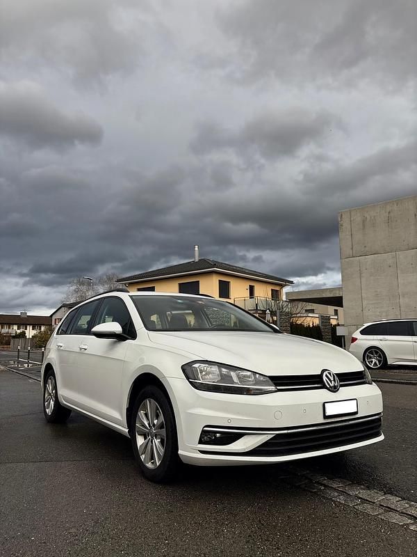 Gebraucht VW Golf VII Comfortline 125 PS (91 kW) 2017 Kombi