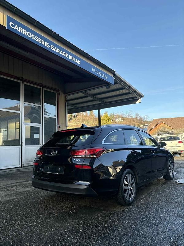 Gebraucht Hyundai i30 140 PS (102 kW) 2018 Kombi