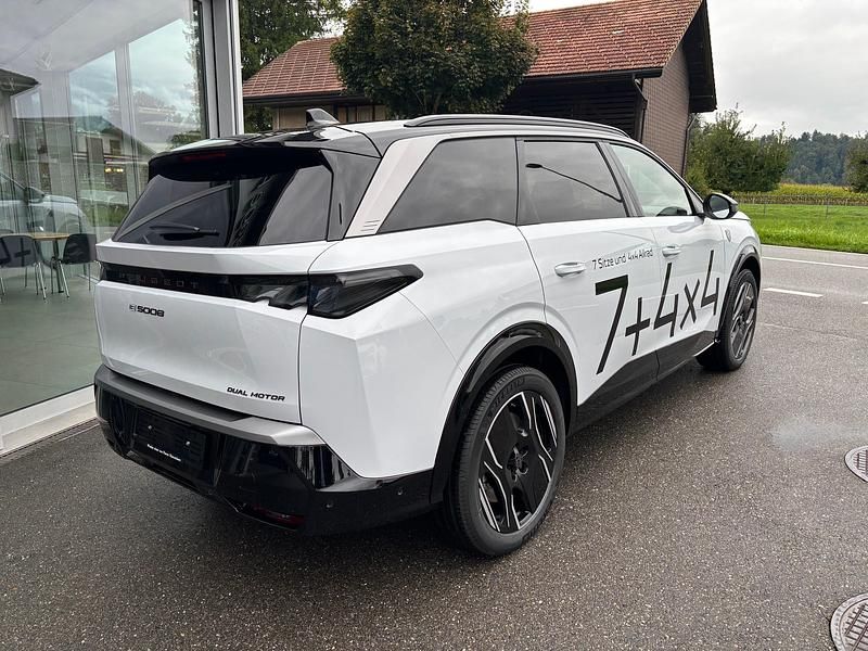 Neu Peugeot 5008 239 kW (326 PS) 2025 Van / Kleinbus