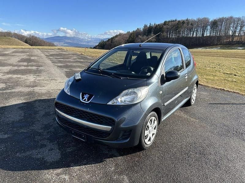 Gebraucht Peugeot 107 68 PS (50 kW) 2010 Kleinwagen