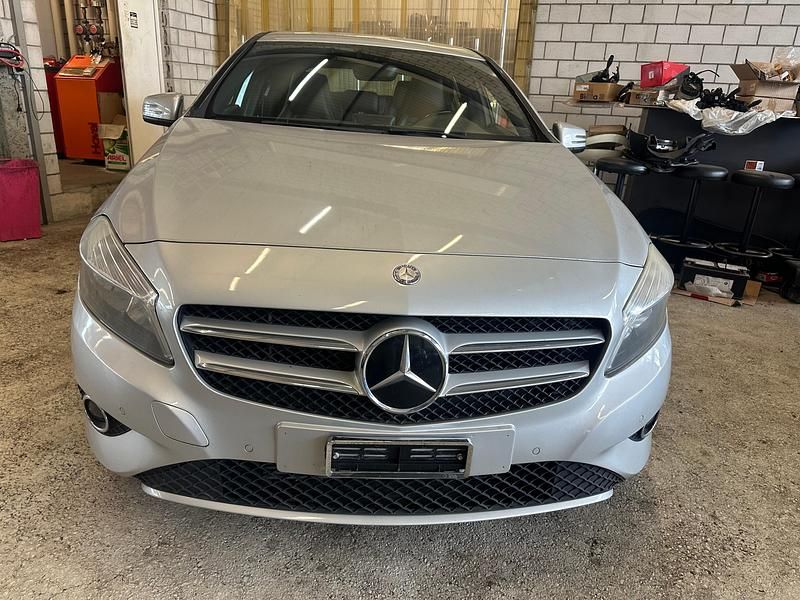 Gebraucht Mercedes A180 Style 122 PS (89 kW) 2013
